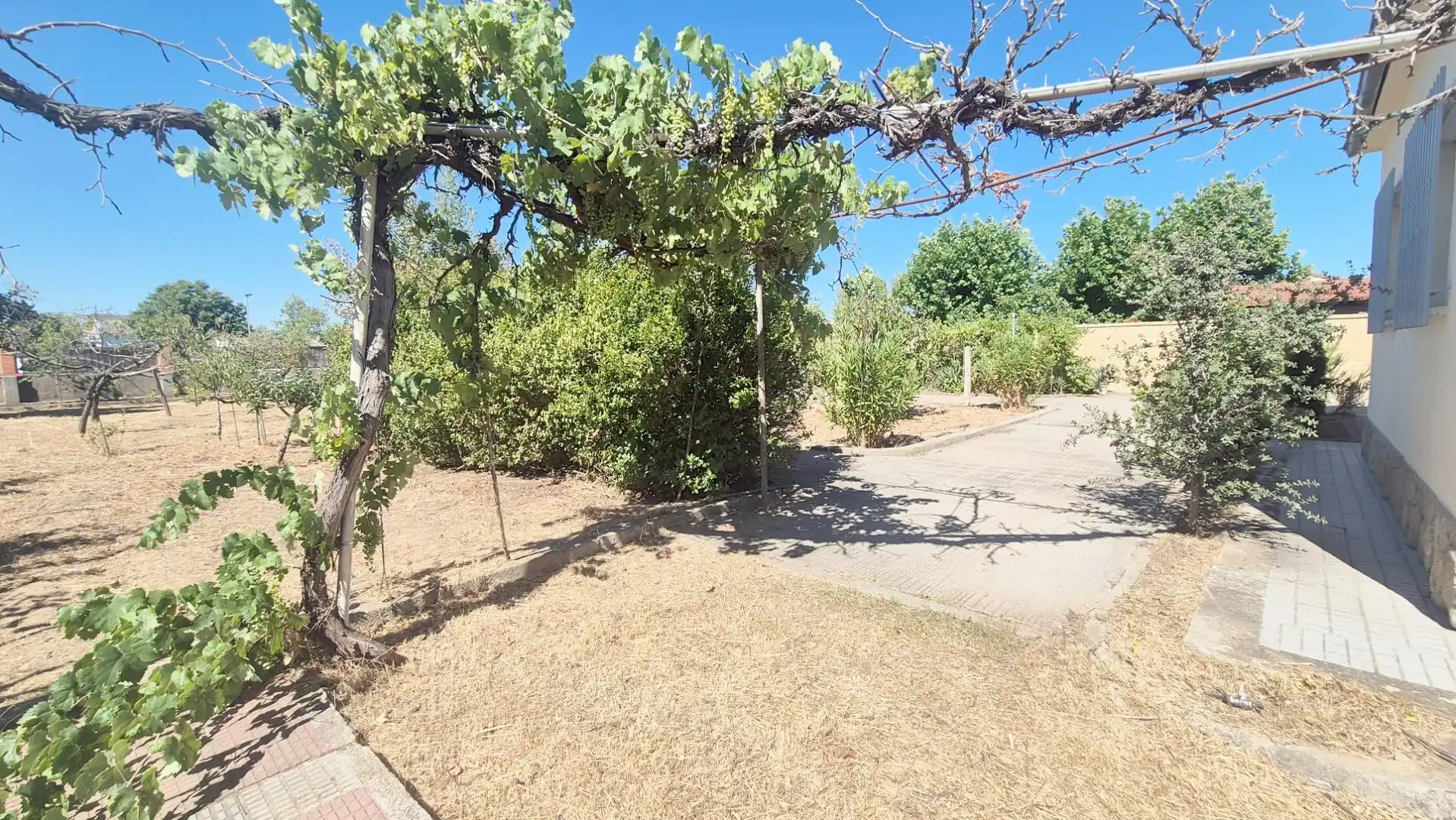 Houses for sale in Calvarrasa de Abajo  with Heating, Storage room and Furnished