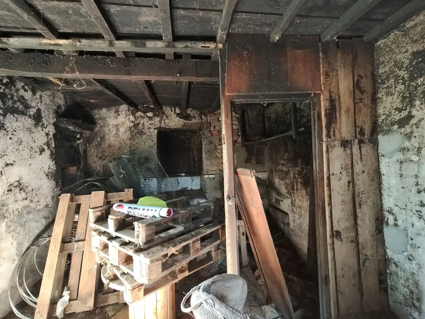 Casa o xalet en venda en Salas amb Terrassa i Piscina