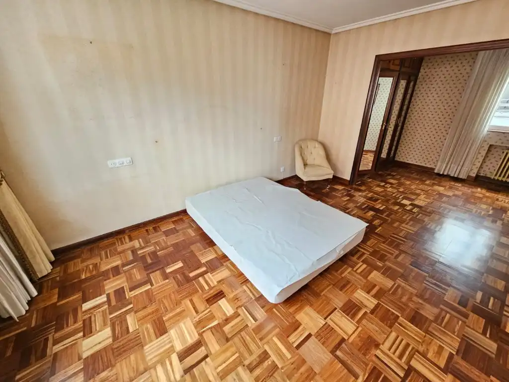 Habitación de Piso en venta en Avilés