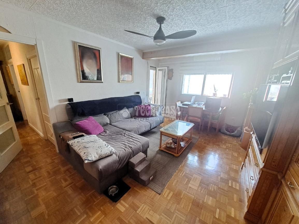 Flat for sale in Reyes, Parla