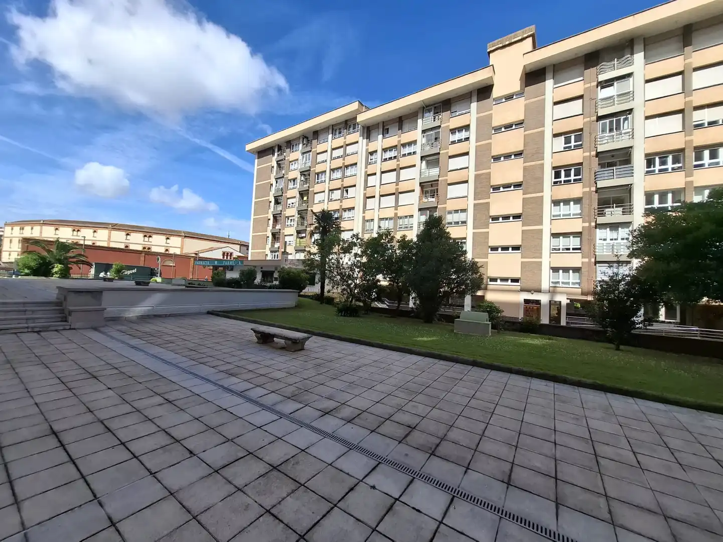 Vista exterior de Pis de lloguer en Gijón  amb Calefacció, Parquet i Terrassa