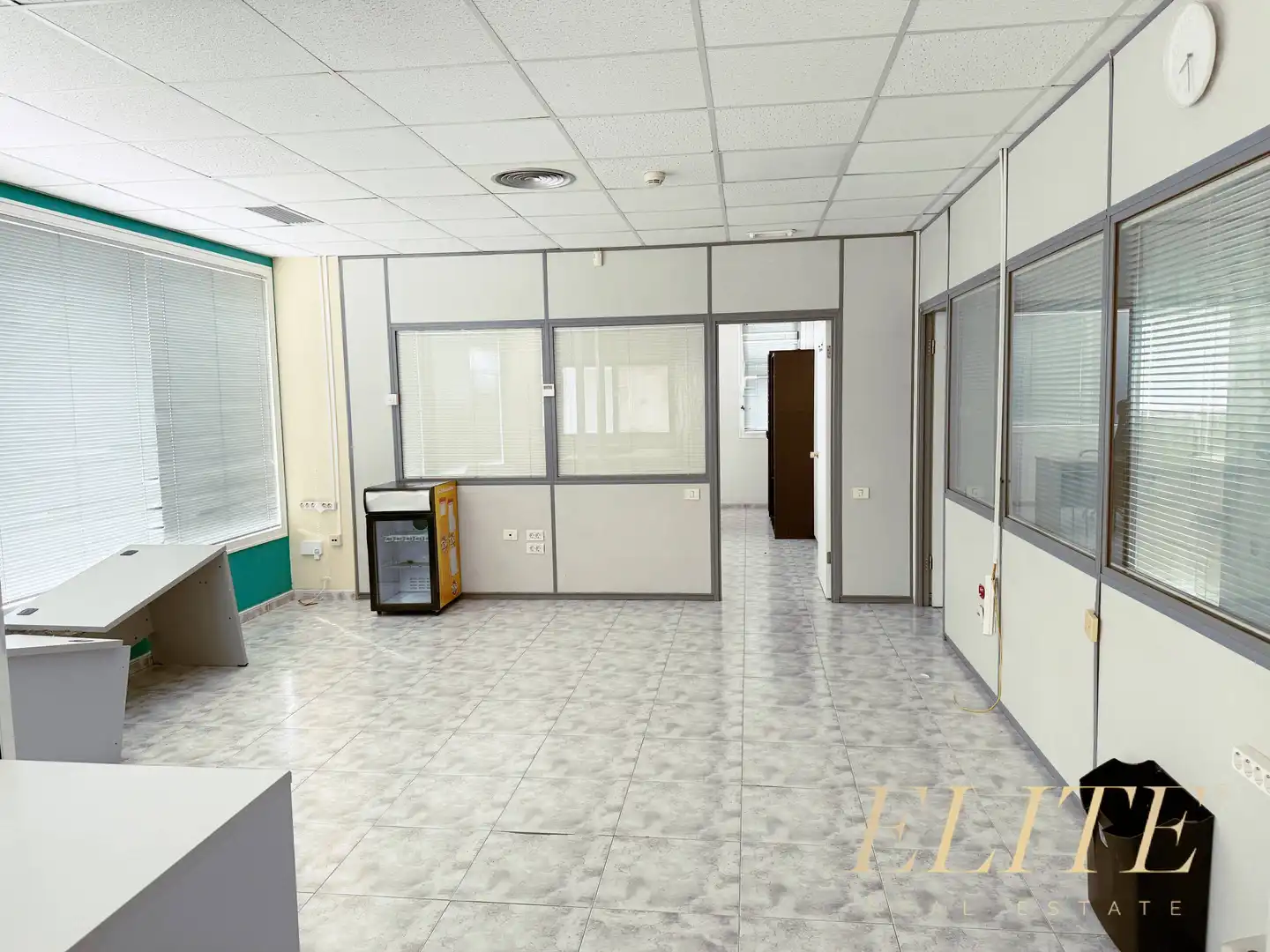 Gewerbefläche zum Verkauf in Calle José Yánez Matos 8, imagen 9