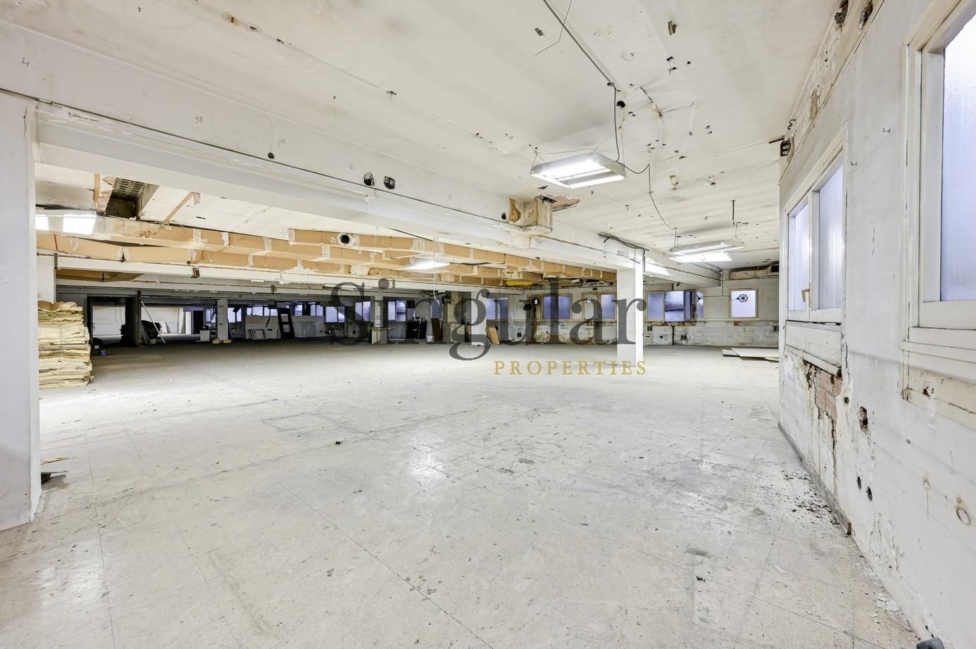 Premises for sale in  Barcelona Capital