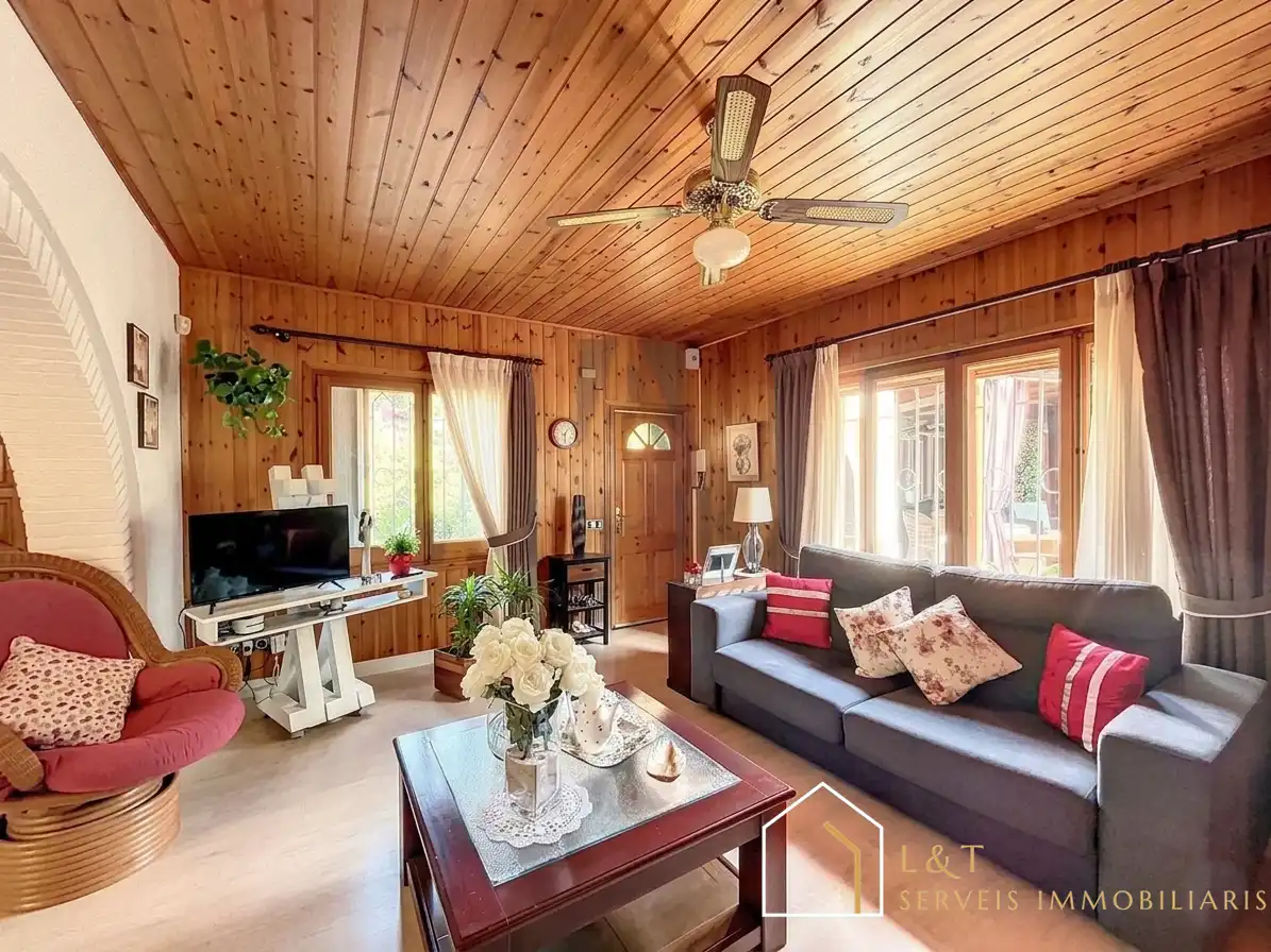 Sala de estar de Casa o chalet en venta en Vallgorguina con Calefacción, Jardín privado y Parquet