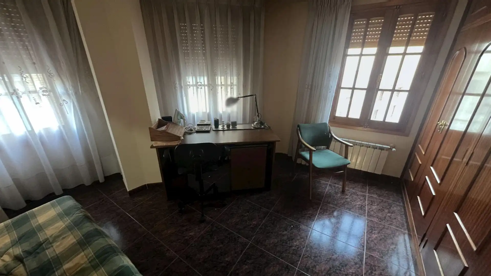Sala de estar de Casa adosada en venta en Utiel con Calefacción, Amueblado y Balcón