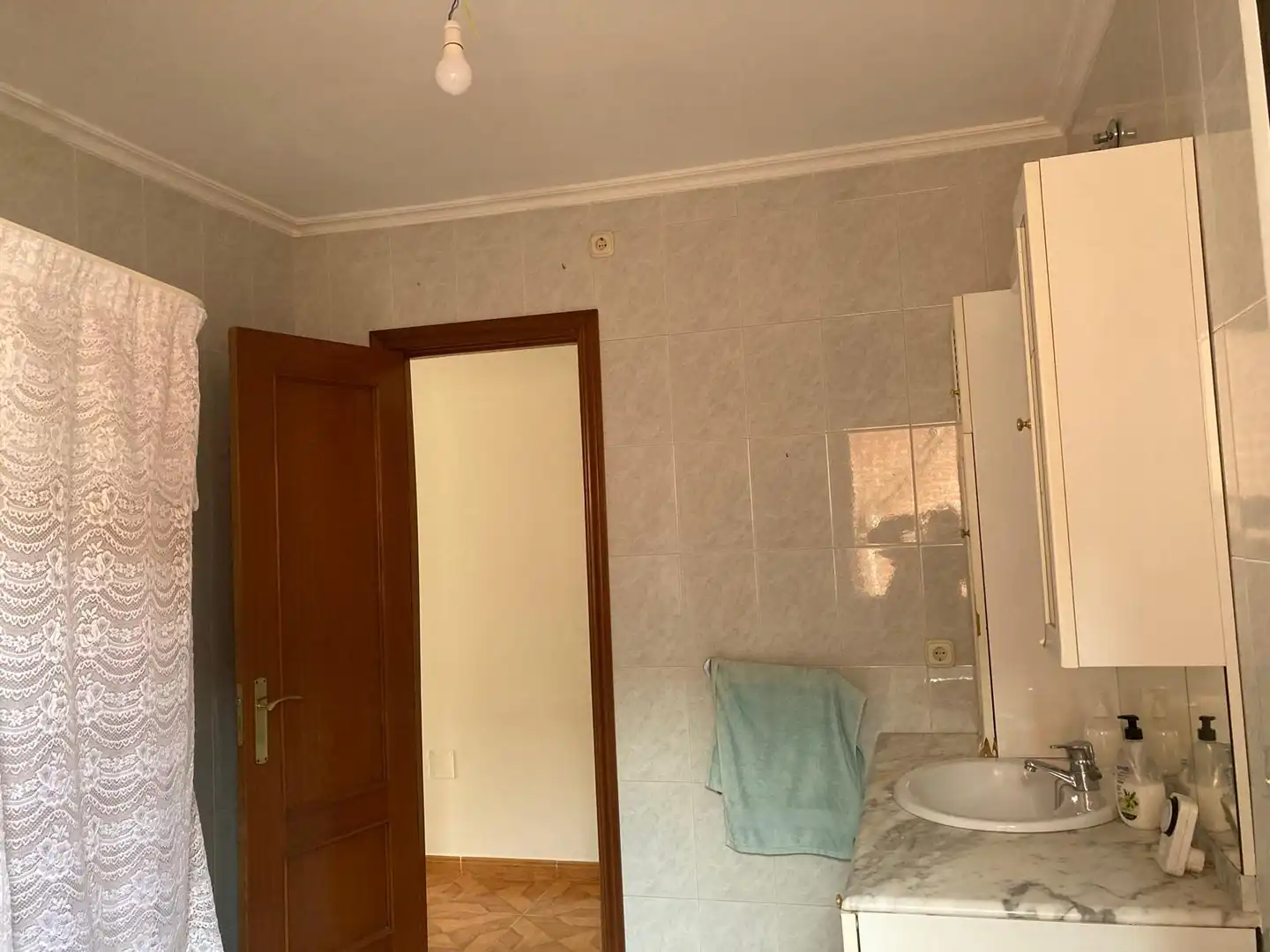Bathroom of Flat for sale in Matapozuelos  with Heating, Parquet flooring and Terrace