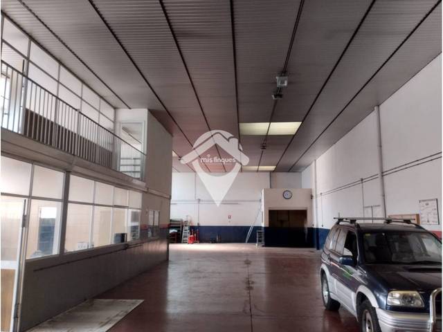 Nave industrial en Alquiler en Calle ROSSEND CARRASCO I FORMIGUERA en Poble Sec
