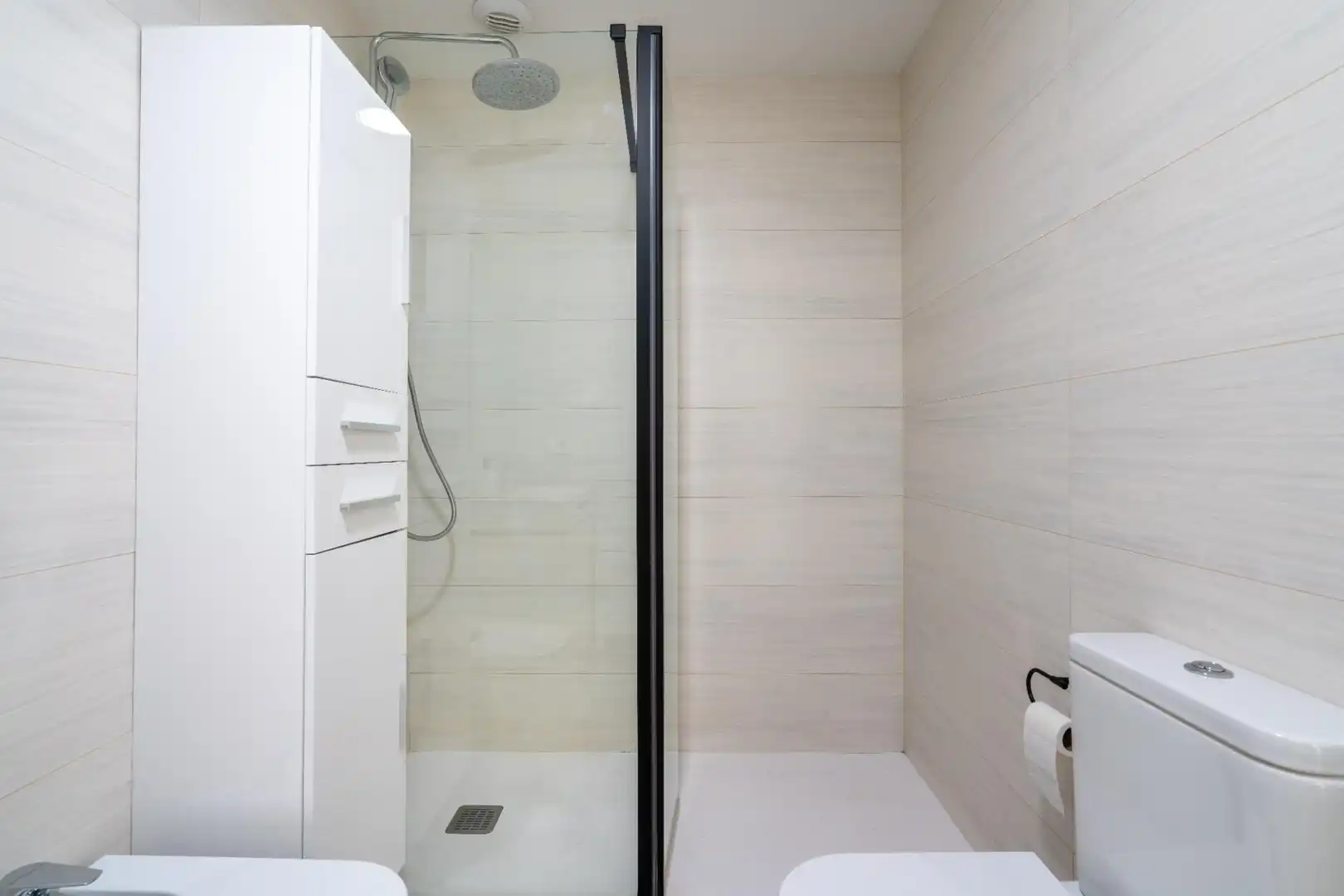 Baño de Piso en venta en Almería con Aire acondicionado, Calefacción y Jardín privado