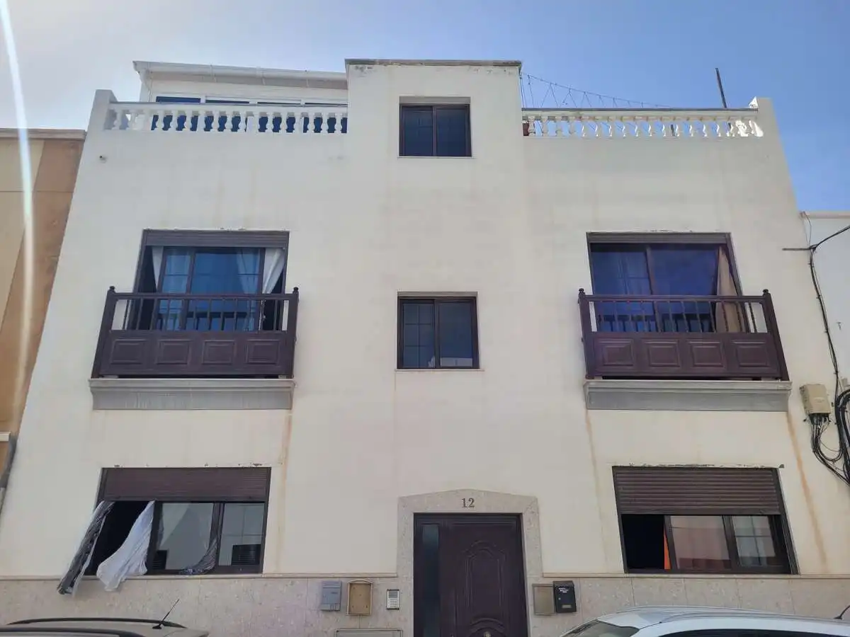 Außenansicht von Wohnung zum Verkauf in Arrecife mit Terrasse, Abstellraum und Möbliert