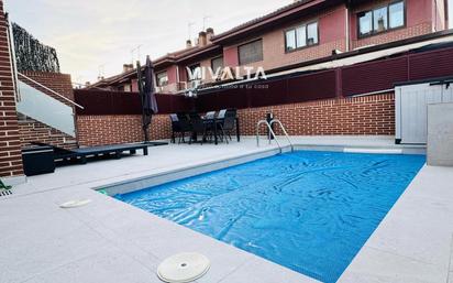 Piscina de Casa o xalet en venda en Valdemoro amb Aire condicionat, Calefacció i Terrassa