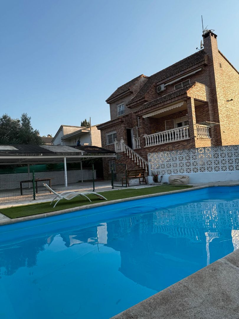 Casa o xalet en venda a Calle Burgos, Calypo Fado, Casarrubios del Monte