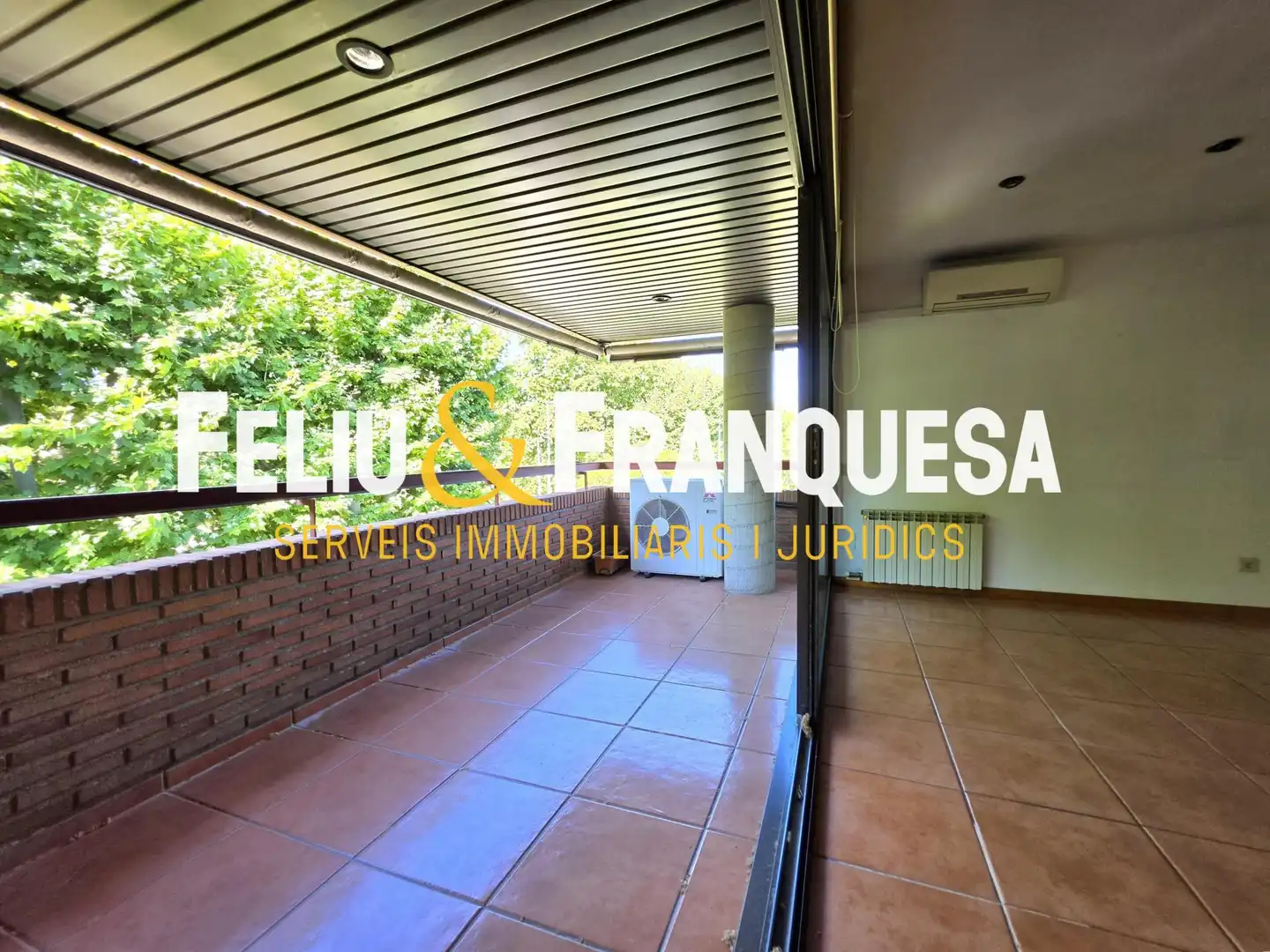 Außenansicht von Dachboden zum Verkauf in Sant Cugat del Vallès mit Heizung, Privatgarten und Terrasse