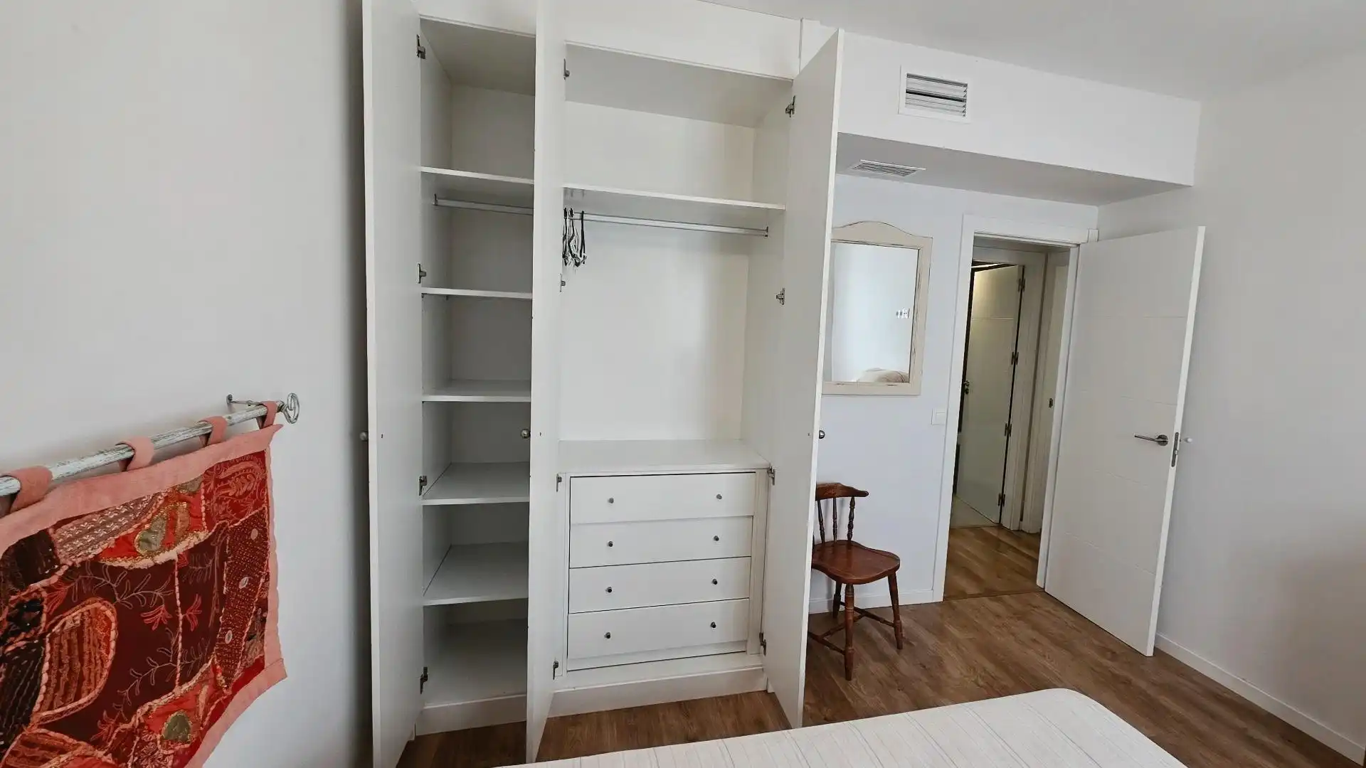 Dormitori de Pis en venda en San Juan de Aznalfarache amb Aire condicionat, Jardí privat i Parquet