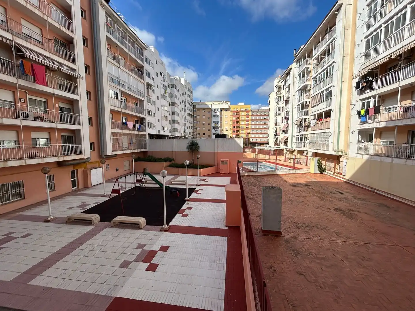 Vista exterior de Pis en venda en Castellón de la Plana / Castelló de la Plana amb Calefacció, Traster i Alarma