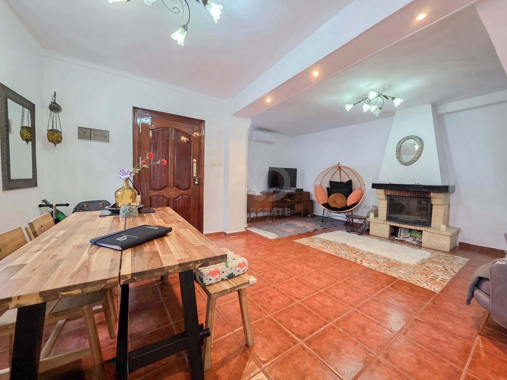 Sala d'estar de Casa adosada en venda en Guaro amb Aire condicionat, Calefacció i Terrassa