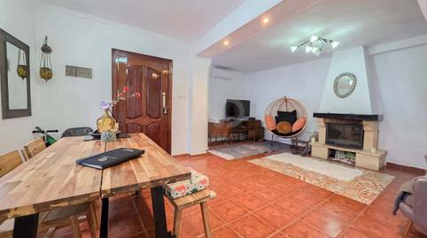 Foto 2 de Casa adosada en venda a Guaro, Málaga