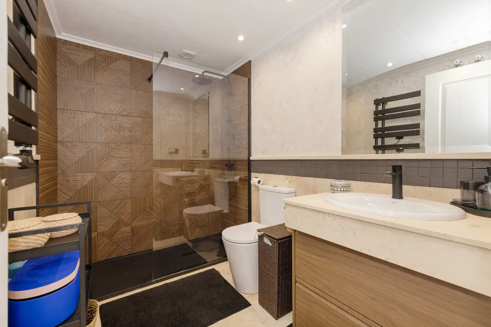 Badezimmer von Wohnung zum Verkauf in Marbella mit Klimaanlage, Heizung und Terrasse