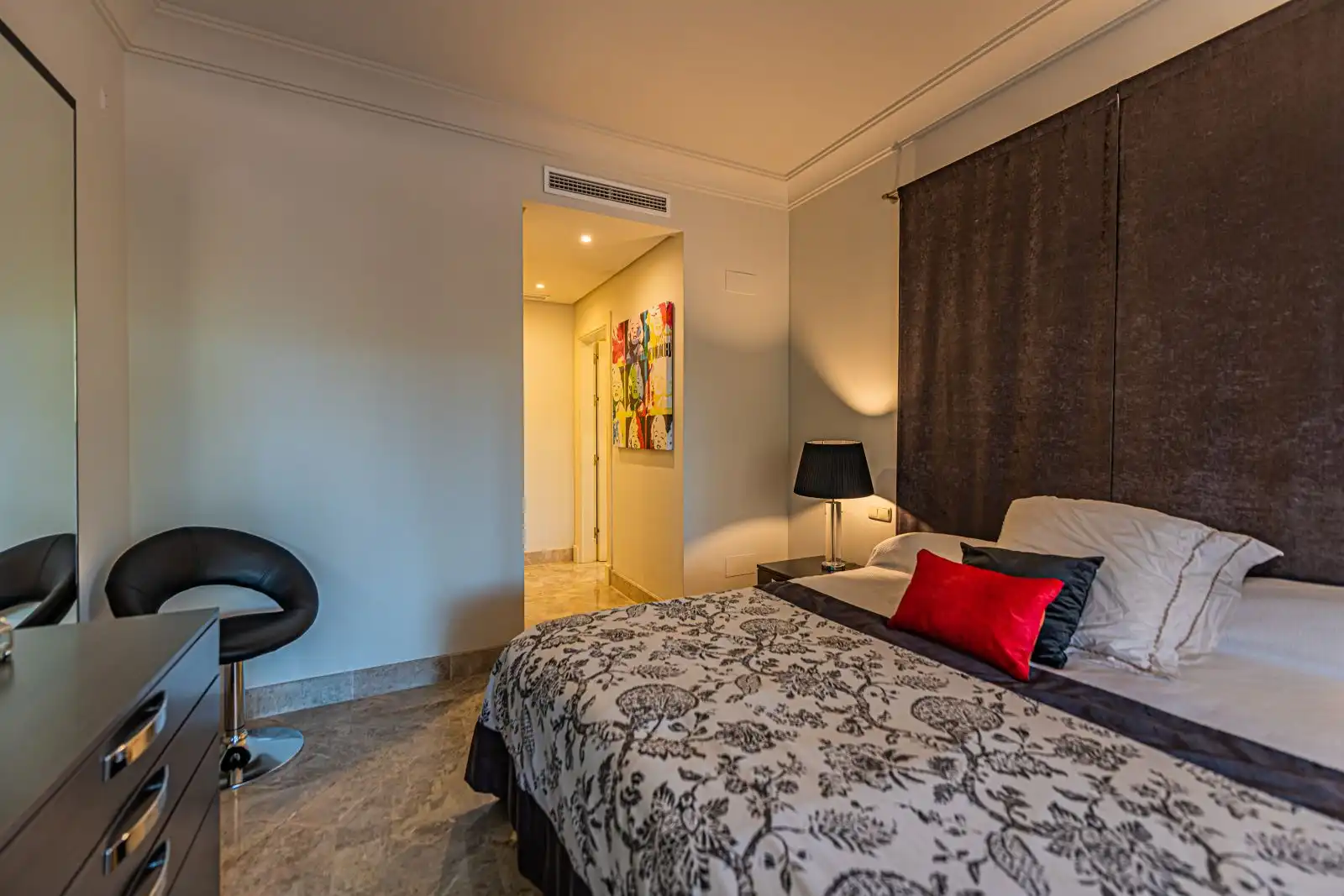 Habitación de Apartamento en venta en Marbella con Jardín privado, Terraza y Trastero
