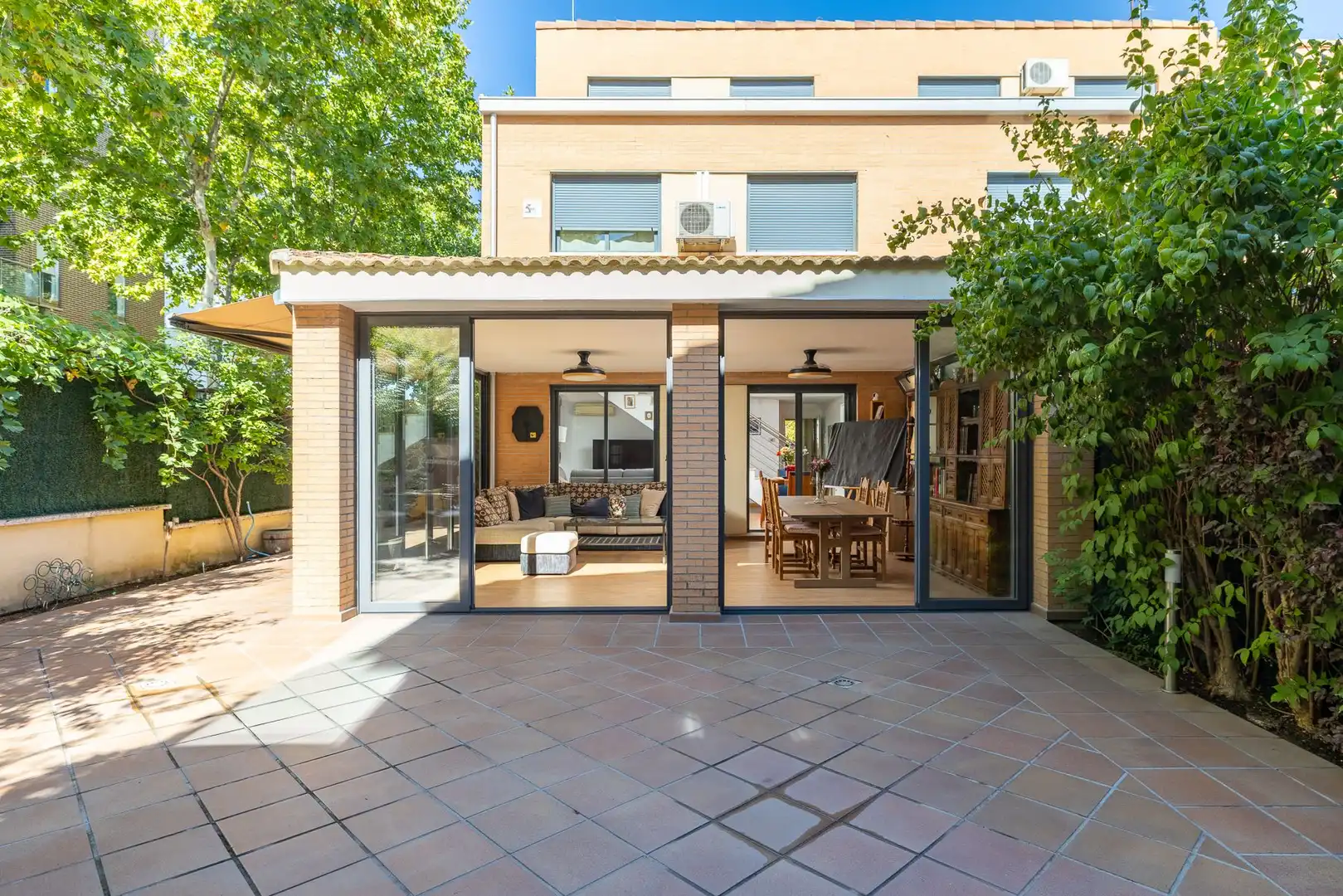 Casa pareada con piscina en venta en Los Villares, imagen 3