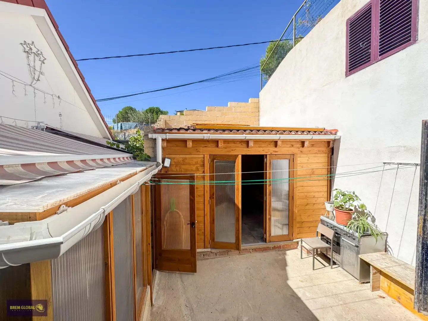 Terrassa de Casa o xalet en venda en La Cabrera amb Terrassa, Traster i Moblat
