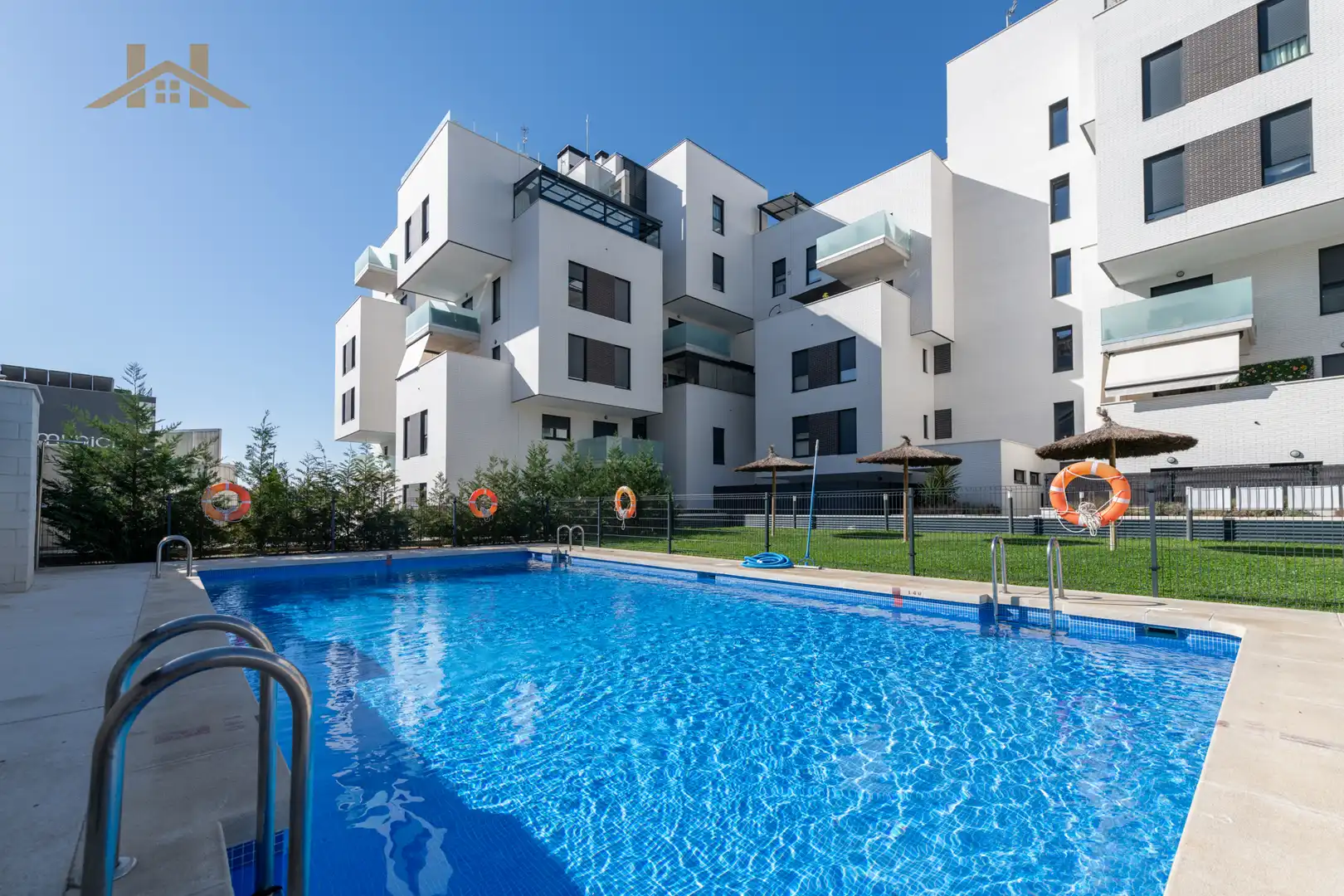 Swimming pool of Ground floor for sale in Valdemoro  with Air Conditioner, Heating and Private garden