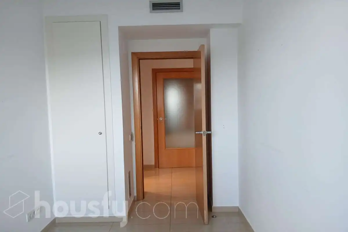 Flat for rent in L'Hospitalet de Llobregat  with Air Conditioner, Heating and Furnished