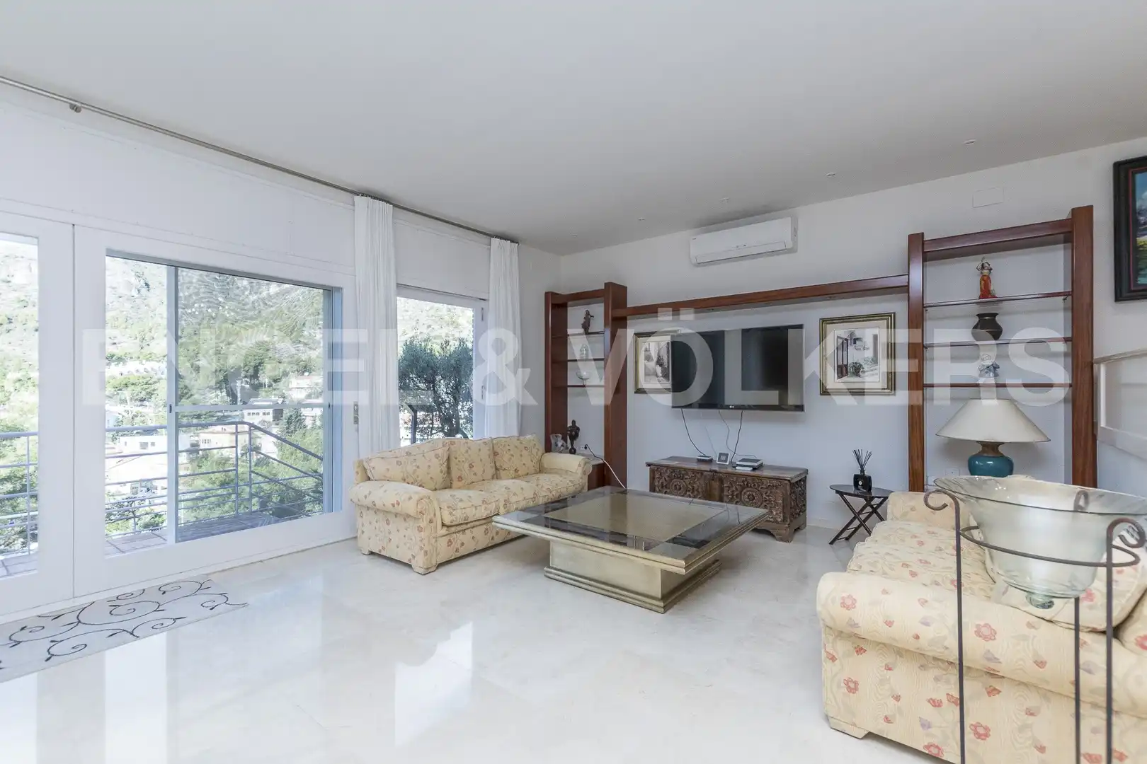 Sala d'estar de Casa o xalet en venda en Castelldefels amb Aire condicionat, Calefacció i Jardí privat