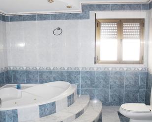 Bathroom of Flat for sale in La Pueblanueva