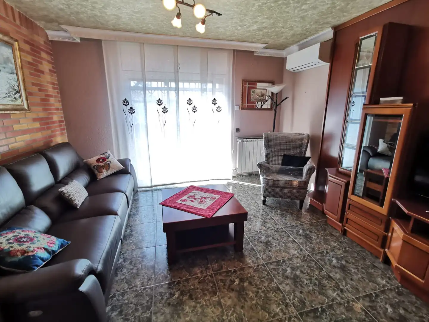 Sala de estar de Casa o chalet en venta en Cervera con Calefacción y Jardín privado