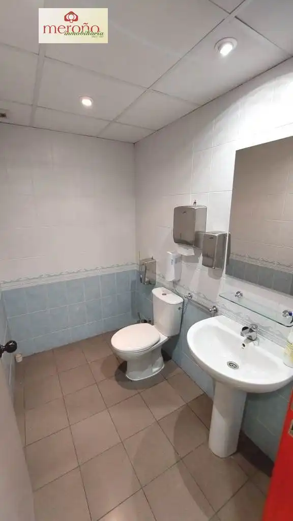 Baño de Nave industrial de alquiler en Elche / Elx