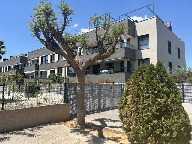 Garaje en Alquiler en Rocafort