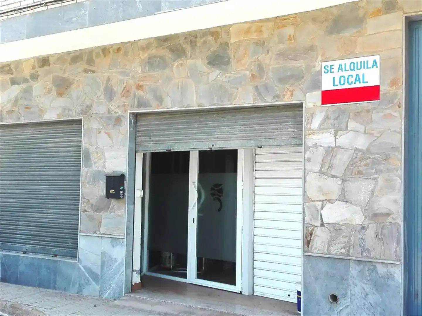 Local de alquiler en Vícar