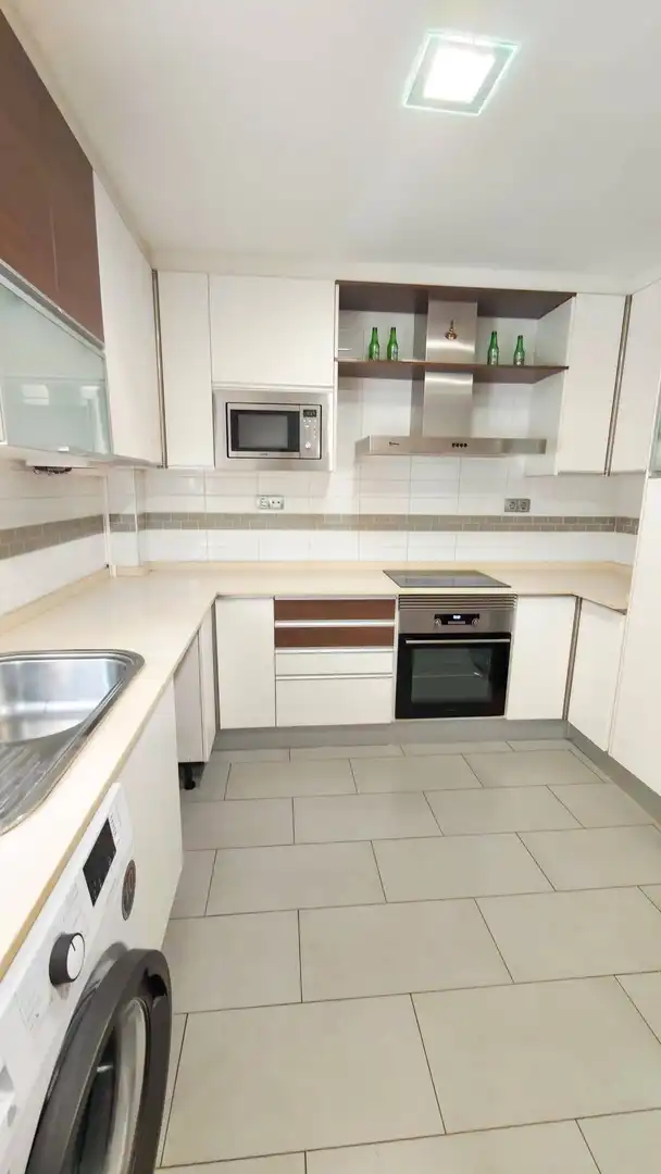 Cocina de Piso de alquiler en Elche / Elx con Aire acondicionado, Trastero y Amueblado