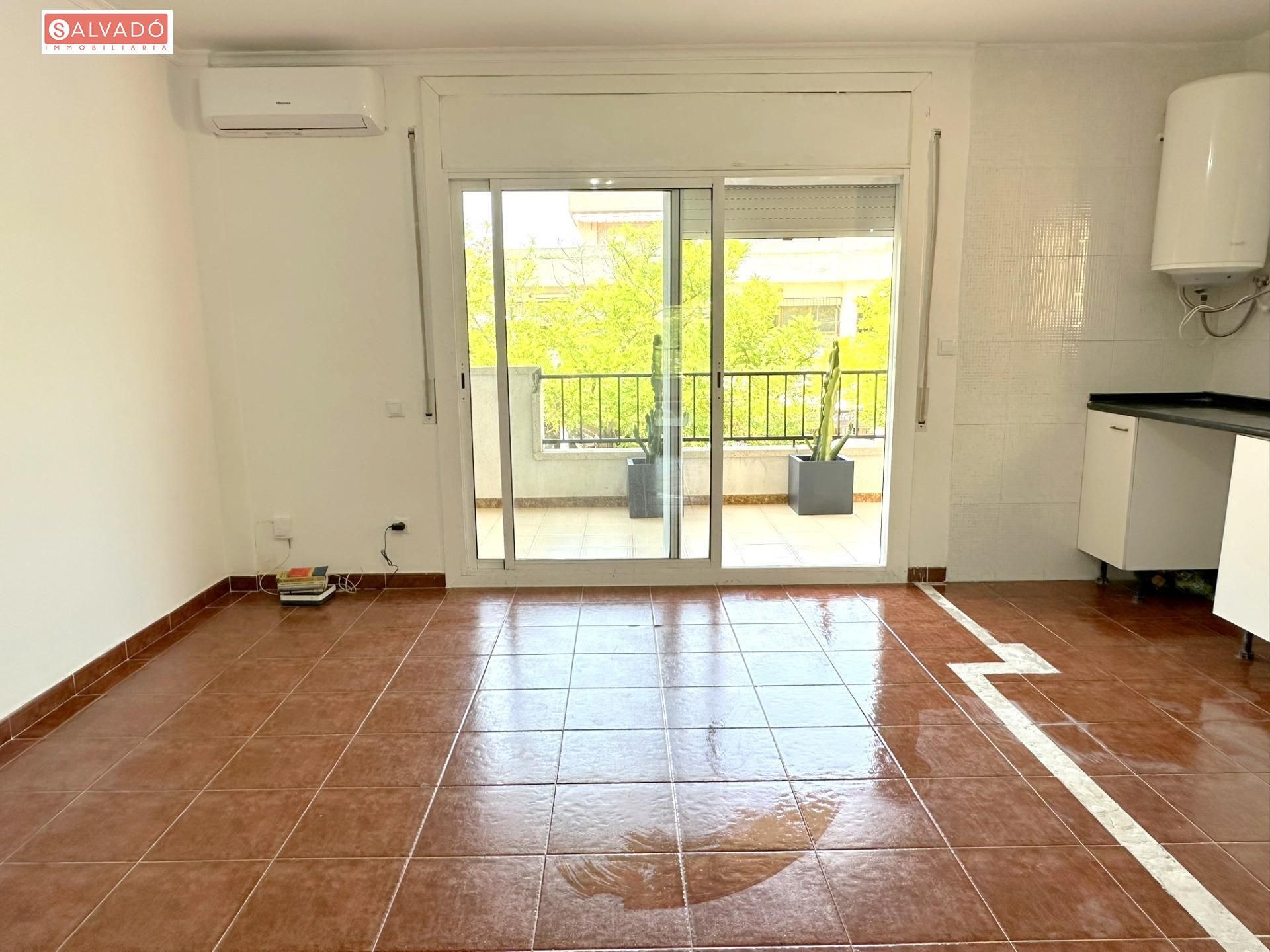 Vista exterior de Pis en venda en Calafell amb Aire condicionat, Terrassa i Balcó