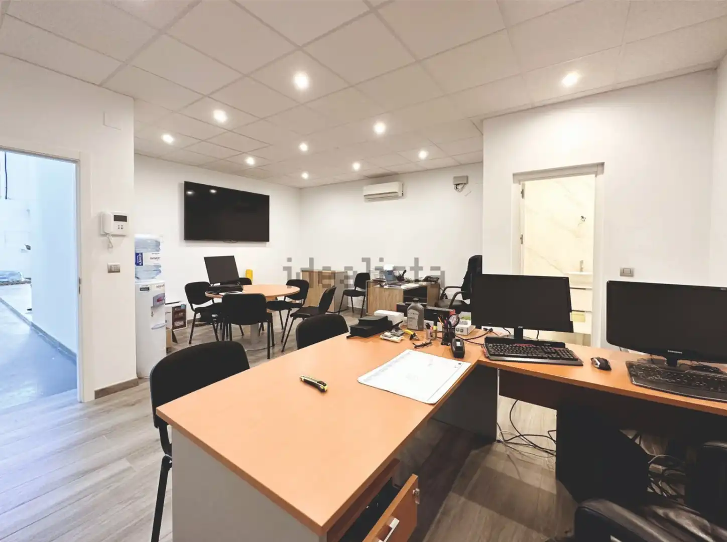 Local de alquiler en Marbella con Aire acondicionado, Terraza y Alarma