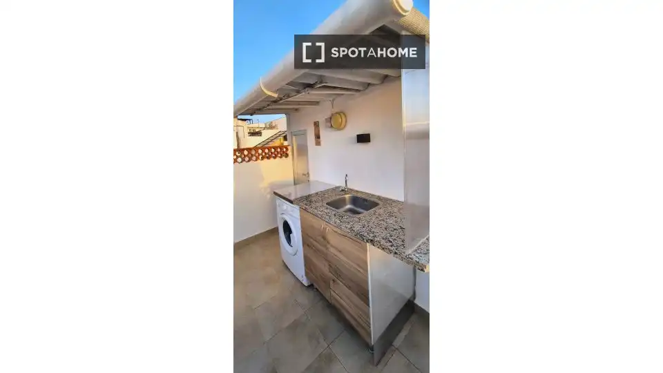 Vista exterior de Estudio para compartir en Arona con Aire acondicionado, Terraza y Amueblado