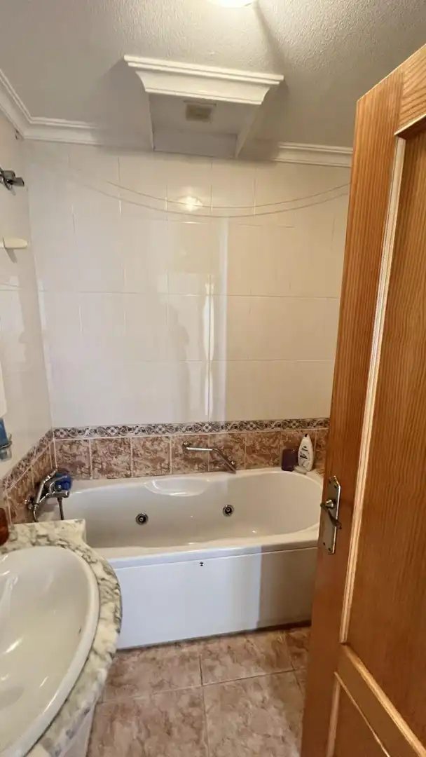 Baño de Casa adosada en venta en Torrevieja con Aire acondicionado, Jardín privado y Terraza