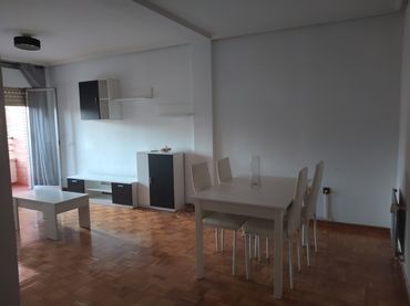 Wohnung mit Aufzug zur Miete in Centro