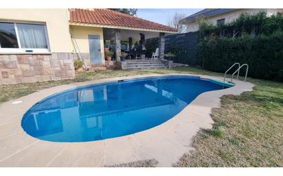 Piscina de Casa o xalet en venda en L'Ametlla del Vallès amb Aire condicionat, Calefacció i Jardí privat