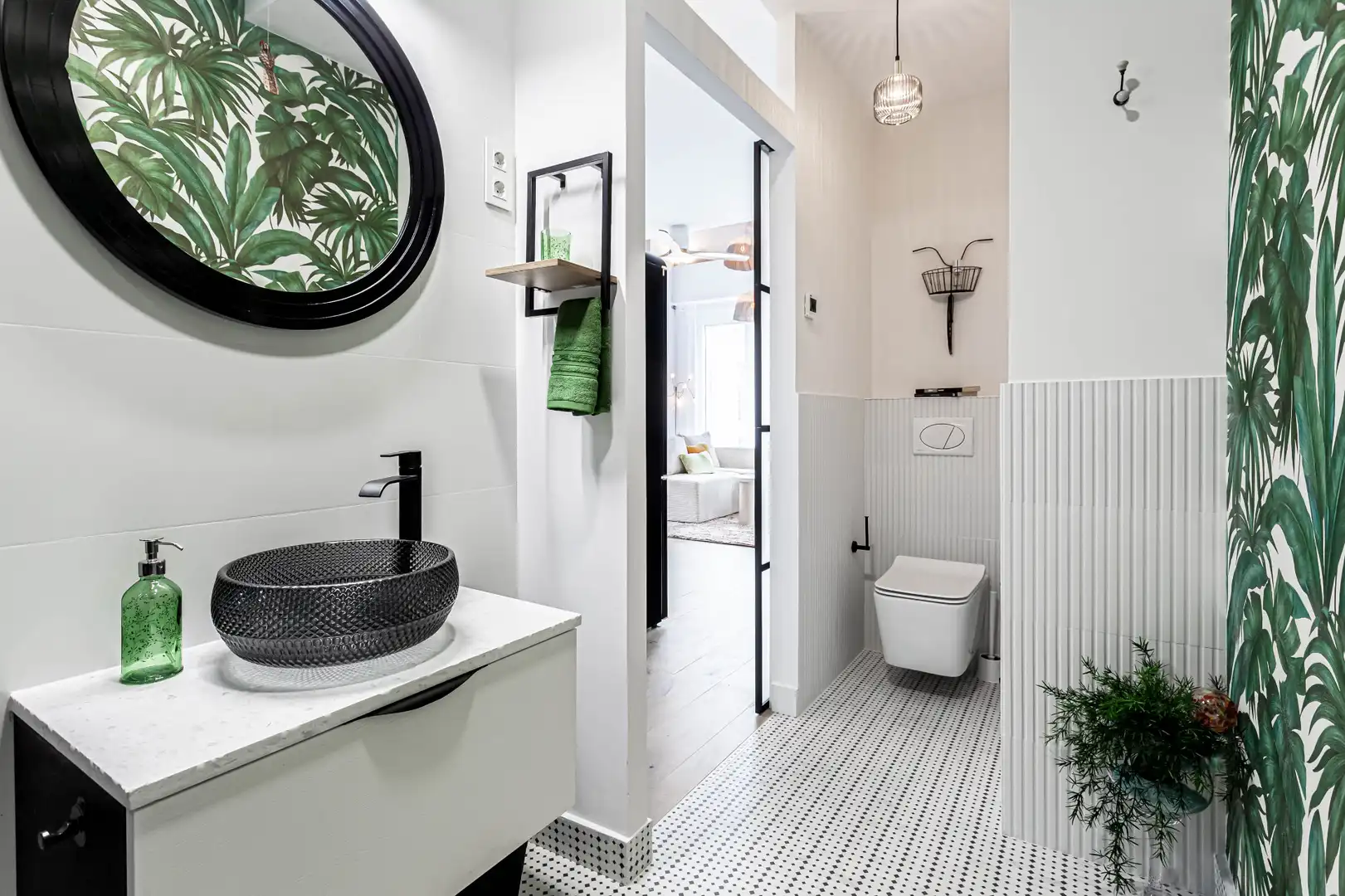 Bathroom of Flat for rent in Madrid  with Air Conditioner, Heating and Parquet flooring