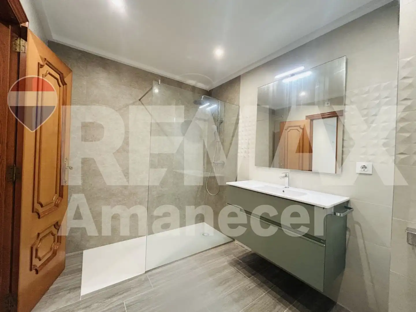 Baño de Piso de alquiler en Dénia con Aire acondicionado, Trastero y Alarma