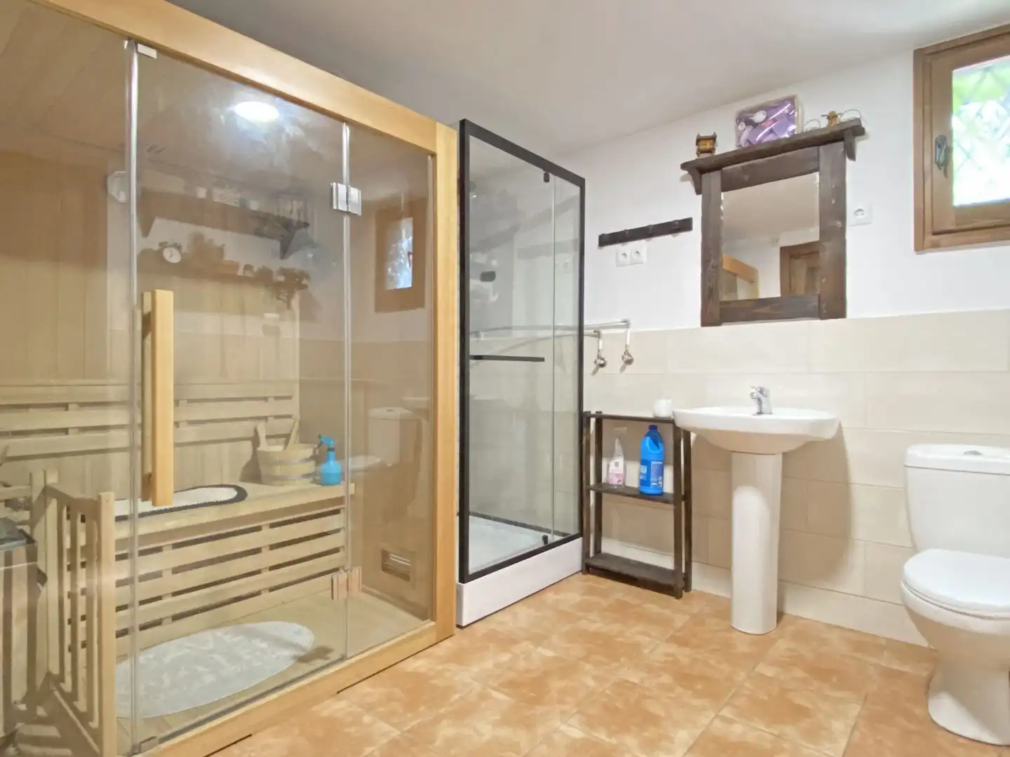 Baño de Casa o chalet en venta en Sant Vicenç Dels Horts con Aire acondicionado, Terraza y Piscina