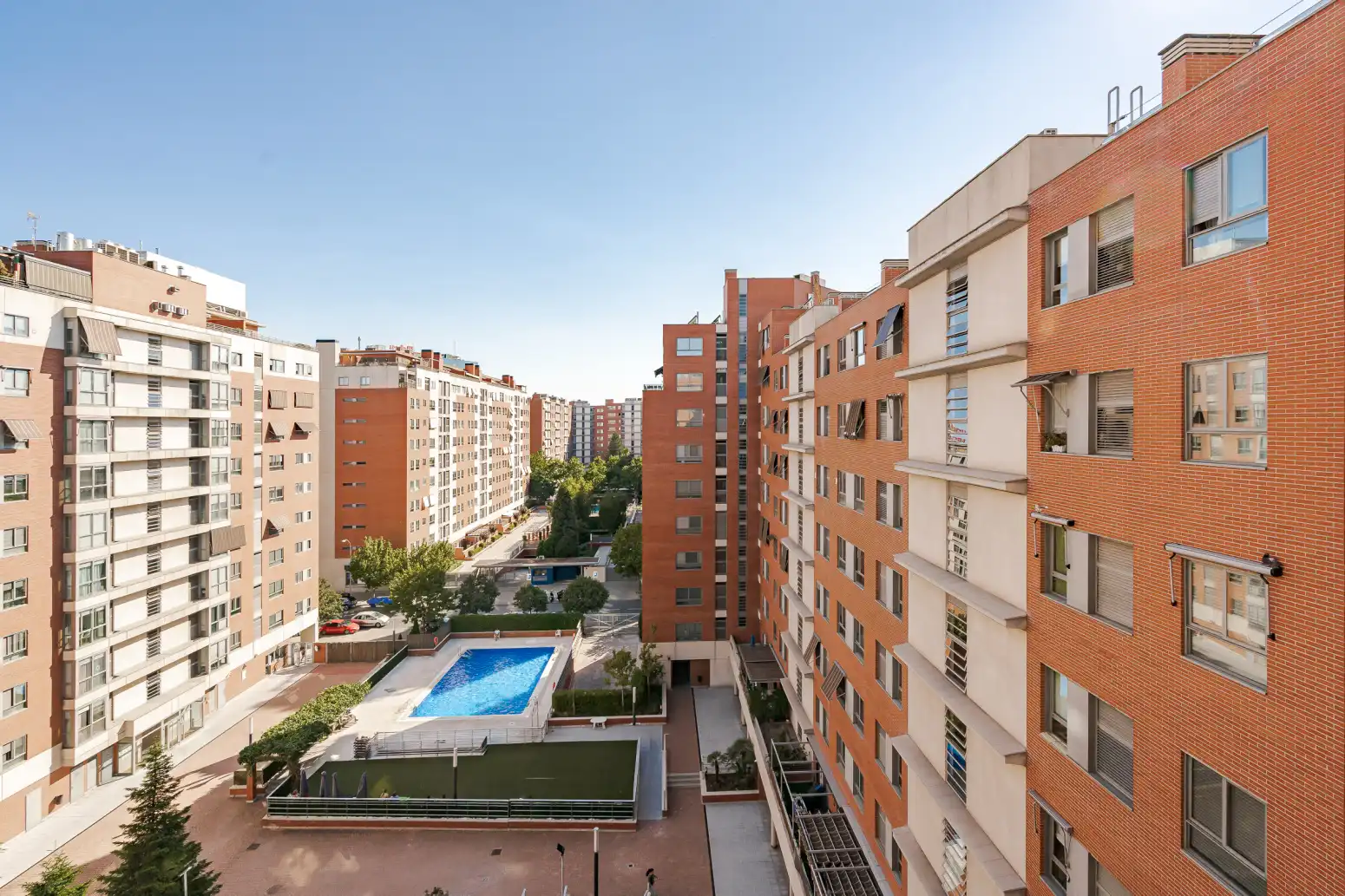 Vista exterior de Piso en venta en Madrid con Aire acondicionado, Calefacción y Jardín privado