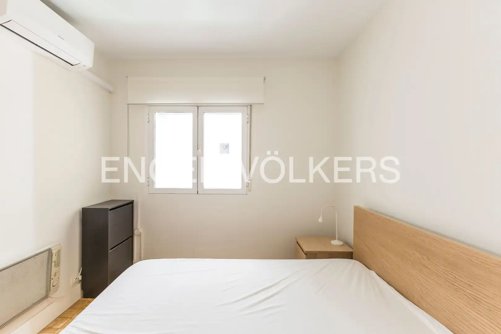 Schlafzimmer von Wohnung zur Miete in Madrid mit Klimaanlage und Heizung