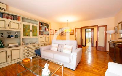 Sala d'estar de Pis en venda en  Barcelona Capital amb Aire condicionat, Calefacció i Parquet