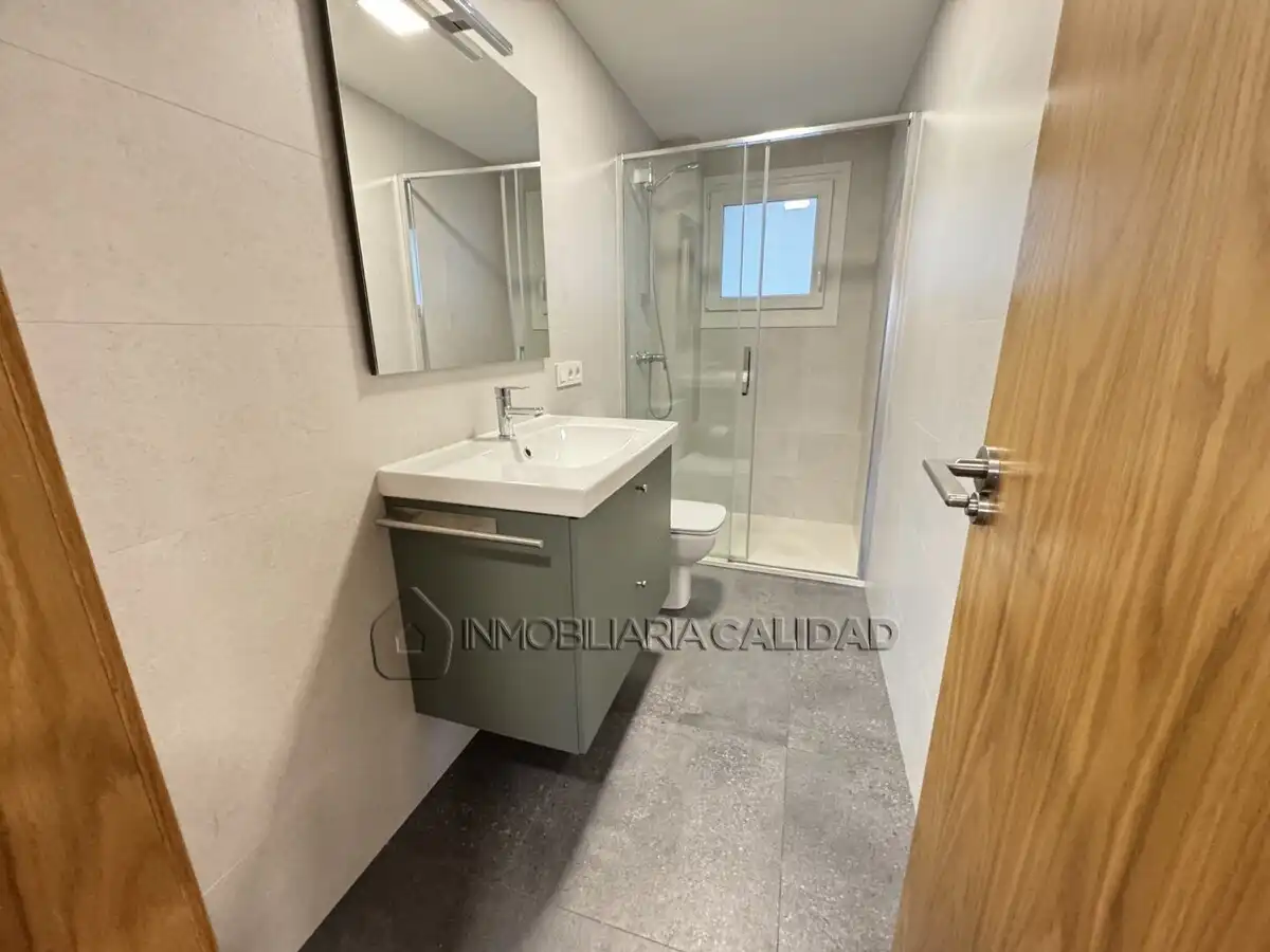Bathroom of Flat for rent in Burgos  with Heating and Furnished