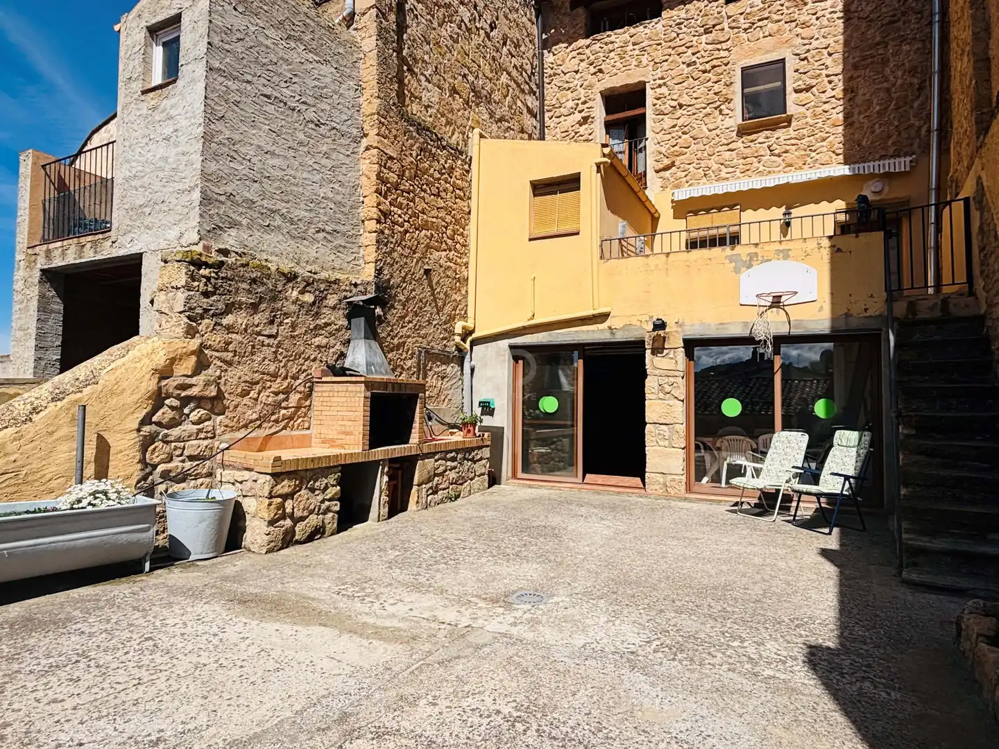 Vista exterior de Casa adosada en venda en Cervià de Les Garrigues amb Calefacció i Terrassa