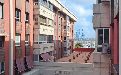 Vista exterior de Pis de lloguer en Las Palmas de Gran Canaria amb Rentadora i Balcó