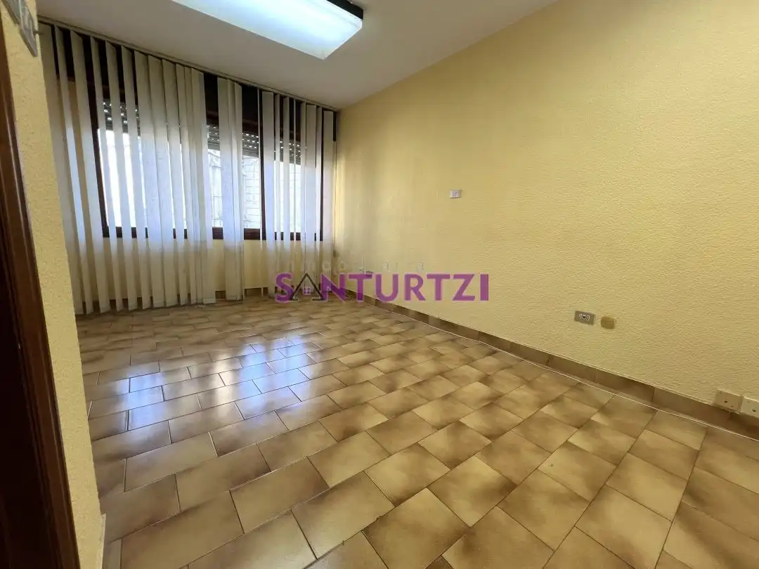 Bedroom of Office for rent in Santurtzi 