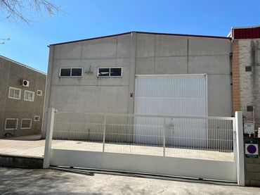 Industriegebäude zur Miete in guerau de liost 10